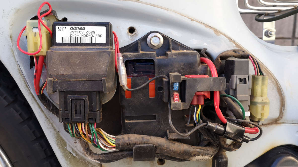 リトルカブ バッテリー交換 は思ったよりも簡単！ リトルカブ｜Honda