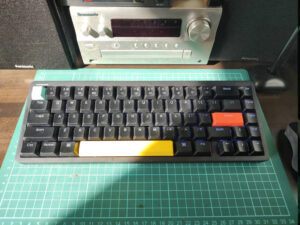 液タブ設置場所にキーボード